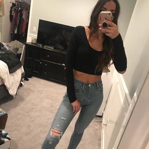 Black long sleeve crop